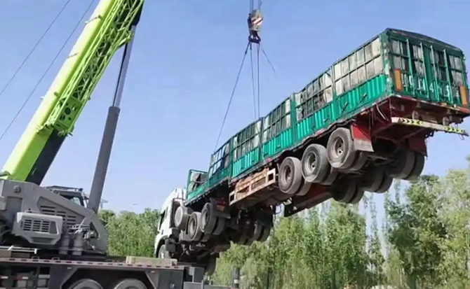 咸丰道路脱困救援案例